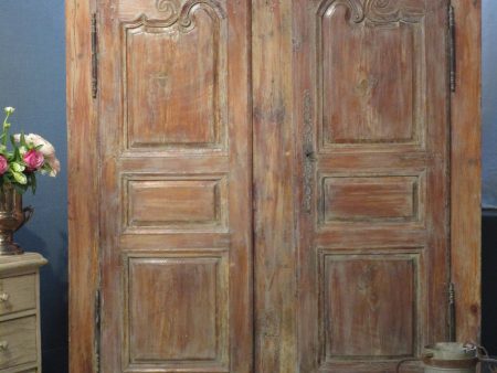 18th century armoire from the Ardèche Online now