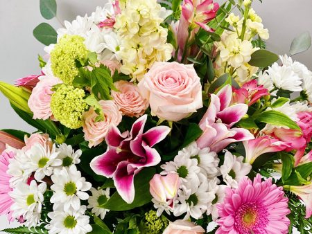 Deluxe Floral Arrangement Cheap