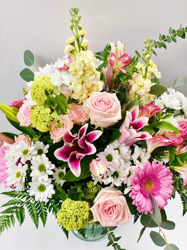 Deluxe Floral Arrangement Cheap